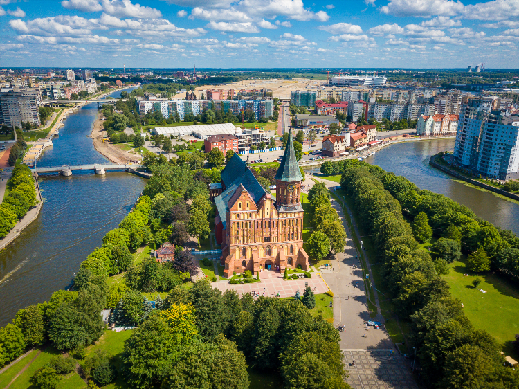 Рядом с калининградом какие страны